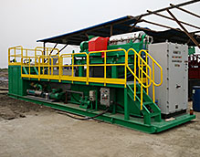 離心機通過化學絮凝處理油基污泥